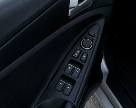 Серый Хендай Соната, объемом двигателя 2 л и пробегом 363 тыс. км за 6700 $, фото 13 на Automoto.ua