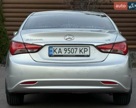 Серый Хендай Соната, объемом двигателя 2 л и пробегом 216 тыс. км за 8200 $, фото 28 на Automoto.ua