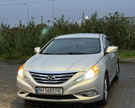 Серый Хендай Соната, объемом двигателя 2 л и пробегом 240 тыс. км за 6000 $, фото 9 на Automoto.ua