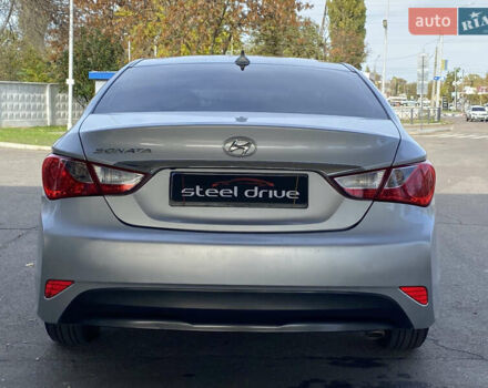 Хендай Соната 2013 у Миколаєві на Automoto.ua Сірий Хендай Соната, об'ємом двигуна 2.4 л та пробігом 151 тис. км за 8099 $, фото 3 на Automoto.ua