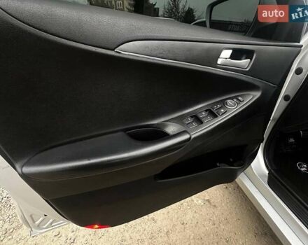 Серый Хендай Соната, объемом двигателя 2 л и пробегом 207 тыс. км за 8500 $, фото 30 на Automoto.ua