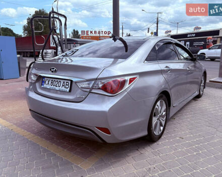 Сірий Хендай Соната, об'ємом двигуна 2.4 л та пробігом 207 тис. км за 10700 $, фото 3 на Automoto.ua