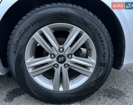 Серый Хендай Соната, объемом двигателя 2 л и пробегом 362 тыс. км за 6800 $, фото 20 на Automoto.ua