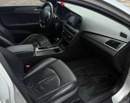 Серый Хендай Соната, объемом двигателя 2 л и пробегом 220 тыс. км за 6700 $, фото 14 на Automoto.ua