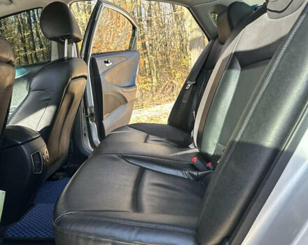 Сірий Хендай Соната, об'ємом двигуна 2 л та пробігом 231 тис. км за 9500 $, фото 9 на Automoto.ua