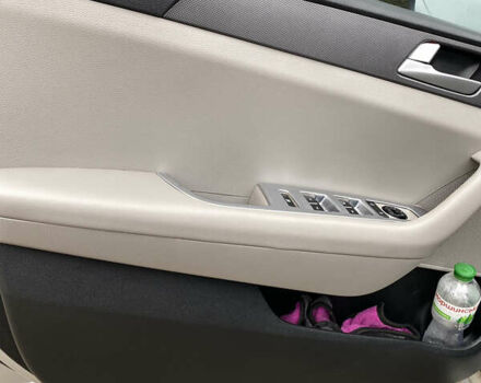 Серый Хендай Соната, объемом двигателя 2.36 л и пробегом 135 тыс. км за 10400 $, фото 12 на Automoto.ua