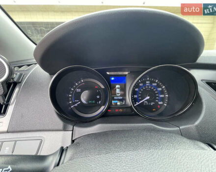 Хендай Соната 2014 у Запоріжжя на Automoto.ua Сірий Хендай Соната, об'ємом двигуна 2.4 л та пробігом 187 тис. км за 11000 $, фото 17 на Automoto.ua