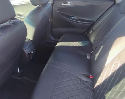 Сірий Хендай Соната, об'ємом двигуна 2 л та пробігом 200 тис. км за 7100 $, фото 6 на Automoto.ua