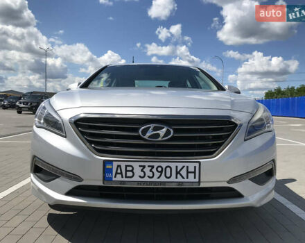 Серый Хендай Соната, объемом двигателя 2.36 л и пробегом 134 тыс. км за 11500 $, фото 2 на Automoto.ua