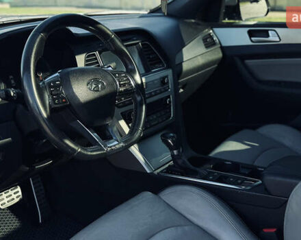 Серый Хендай Соната, объемом двигателя 2 л и пробегом 122 тыс. км за 13500 $, фото 19 на Automoto.ua