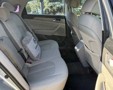 Хендай Соната 2014 у Одесі на Automoto.ua Сірий Хендай Соната, об'ємом двигуна 2.4 л та пробігом 159 тис. км за 9500 $, фото 10 на Automoto.ua