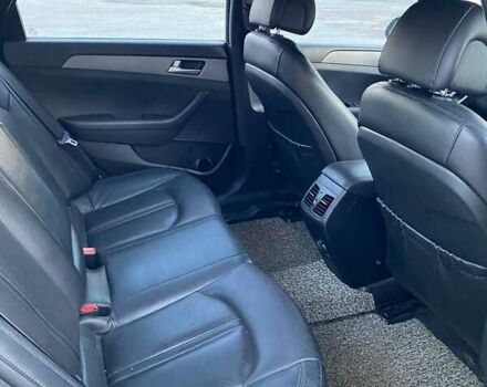 Серый Хендай Соната, объемом двигателя 2 л и пробегом 359 тыс. км за 9500 $, фото 56 на Automoto.ua