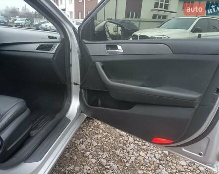 Сірий Хендай Соната, об'ємом двигуна 2 л та пробігом 360 тис. км за 8300 $, фото 8 на Automoto.ua