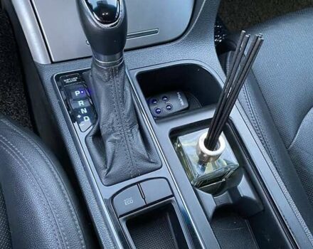 Серый Хендай Соната, объемом двигателя 2 л и пробегом 359 тыс. км за 9500 $, фото 7 на Automoto.ua