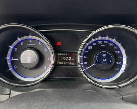 Сірий Хендай Соната, об'ємом двигуна 2 л та пробігом 280 тис. км за 8200 $, фото 28 на Automoto.ua