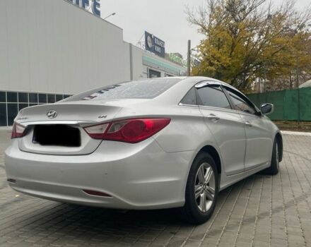 Серый Хендай Соната, объемом двигателя 2 л и пробегом 300 тыс. км за 6800 $, фото 4 на Automoto.ua