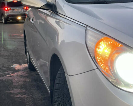 Серый Хендай Соната, объемом двигателя 2 л и пробегом 211 тыс. км за 7499 $, фото 16 на Automoto.ua