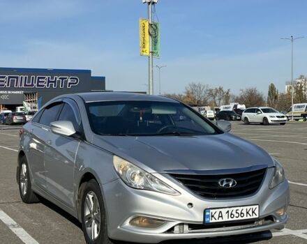 Сірий Хендай Соната, об'ємом двигуна 2 л та пробігом 350 тис. км за 6800 $, фото 2 на Automoto.ua