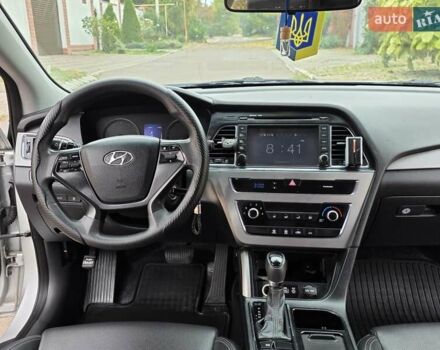 Сірий Хендай Соната, об'ємом двигуна 2 л та пробігом 255 тис. км за 9200 $, фото 36 на Automoto.ua