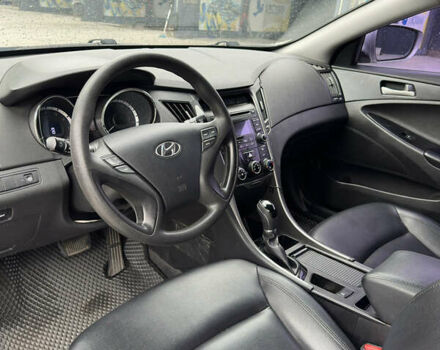 Сірий Хендай Соната, об'ємом двигуна 2 л та пробігом 280 тис. км за 8200 $, фото 22 на Automoto.ua