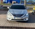 Серый Хендай Соната, объемом двигателя 2 л и пробегом 245 тыс. км за 8200 $, фото 1 на Automoto.ua