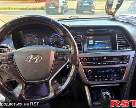 Сірий Хендай Соната, об'ємом двигуна 2 л та пробігом 360 тис. км за 10400 $, фото 5 на Automoto.ua