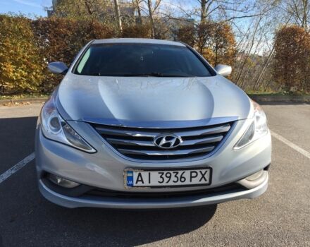 Серый Хендай Соната, объемом двигателя 2.4 л и пробегом 160 тыс. км за 8300 $, фото 1 на Automoto.ua