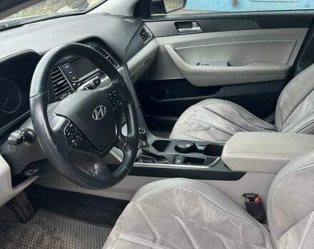 Сірий Хендай Соната, об'ємом двигуна 2.36 л та пробігом 118 тис. км за 9700 $, фото 7 на Automoto.ua