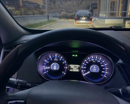 Серый Хендай Соната, объемом двигателя 2 л и пробегом 320 тыс. км за 7200 $, фото 5 на Automoto.ua