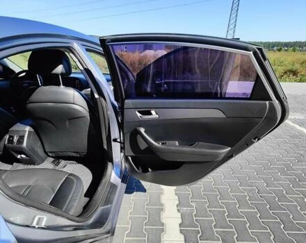 Сірий Хендай Соната, об'ємом двигуна 2 л та пробігом 230 тис. км за 9999 $, фото 23 на Automoto.ua