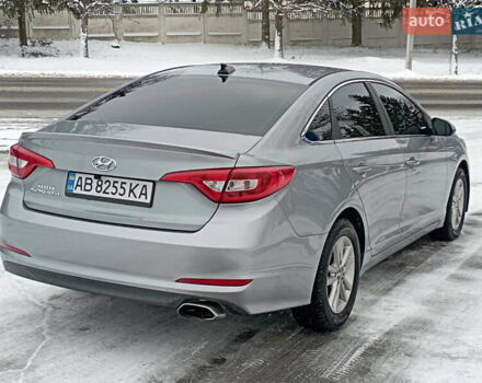 Сірий Хендай Соната, об'ємом двигуна 2.36 л та пробігом 200 тис. км за 7700 $, фото 1 на Automoto.ua