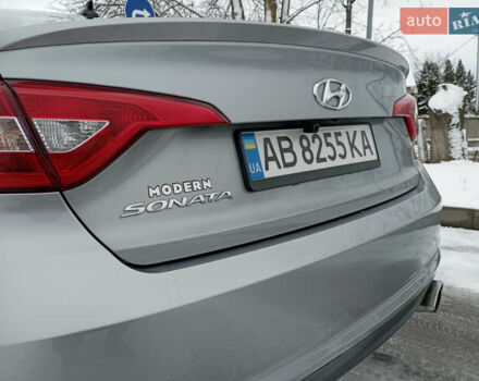 Сірий Хендай Соната, об'ємом двигуна 2.36 л та пробігом 200 тис. км за 7700 $, фото 3 на Automoto.ua