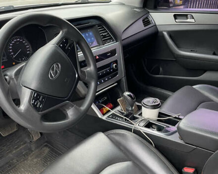 Серый Хендай Соната, объемом двигателя 2 л и пробегом 331 тыс. км за 8900 $, фото 8 на Automoto.ua