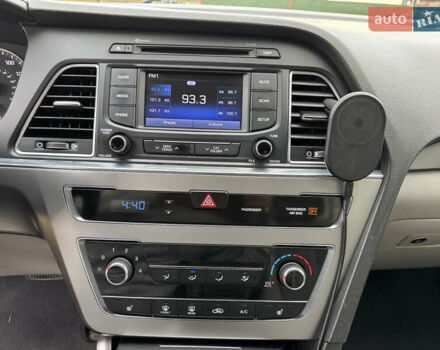 Серый Хендай Соната, объемом двигателя 2.36 л и пробегом 100 тыс. км за 9000 $, фото 13 на Automoto.ua