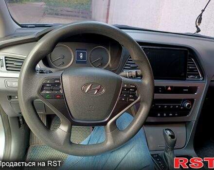 Хендай Соната 2014 у Одесі на Automoto.ua Сірий Хендай Соната, об'ємом двигуна 2 л та пробігом 65 тис. км за 10000 $, фото 3 на Automoto.ua