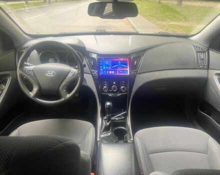 Серый Хендай Соната, объемом двигателя 2.4 л и пробегом 125 тыс. км за 8200 $, фото 15 на Automoto.ua