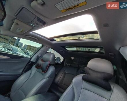 Сірий Хендай Соната, об'ємом двигуна 2.4 л та пробігом 207 тис. км за 11290 $, фото 27 на Automoto.ua