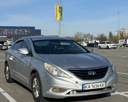 Сірий Хендай Соната, об'ємом двигуна 2 л та пробігом 350 тис. км за 6800 $, фото 3 на Automoto.ua
