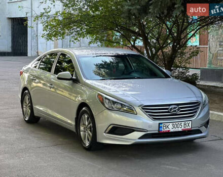 Серый Хендай Соната, объемом двигателя 2.36 л и пробегом 275 тыс. км за 10200 $, фото 10 на Automoto.ua