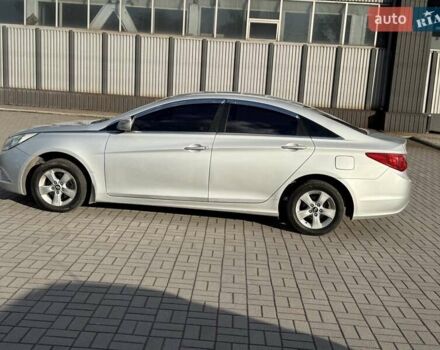 Серый Хендай Соната, объемом двигателя 2 л и пробегом 222 тыс. км за 6999 $, фото 7 на Automoto.ua