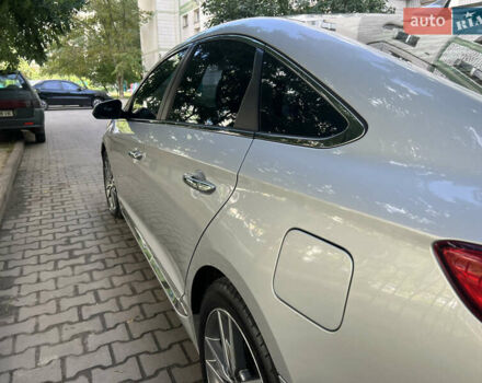 Сірий Хендай Соната, об'ємом двигуна 2 л та пробігом 138 тис. км за 10500 $, фото 10 на Automoto.ua