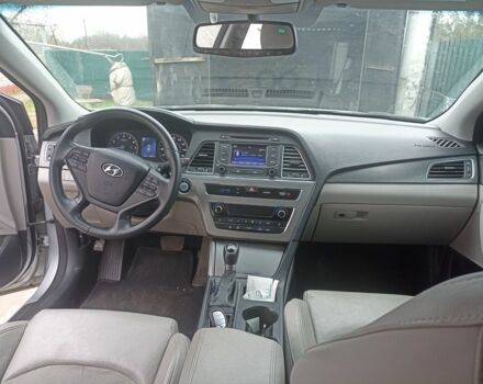 Серый Хендай Соната, объемом двигателя 2.4 л и пробегом 70 тыс. км за 11000 $, фото 6 на Automoto.ua