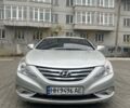 Серый Хендай Соната, объемом двигателя 2 л и пробегом 300 тыс. км за 7500 $, фото 7 на Automoto.ua