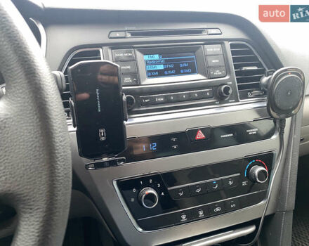 Серый Хендай Соната, объемом двигателя 2.36 л и пробегом 135 тыс. км за 10400 $, фото 10 на Automoto.ua