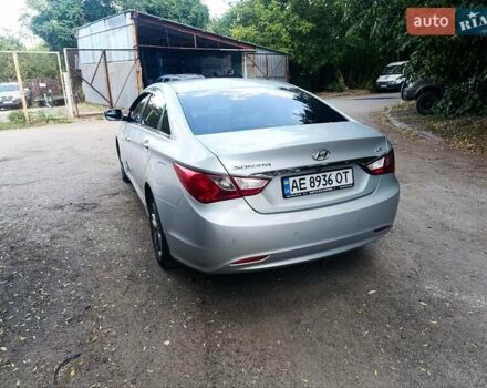 Сірий Хендай Соната, об'ємом двигуна 2 л та пробігом 271 тис. км за 6700 $, фото 9 на Automoto.ua