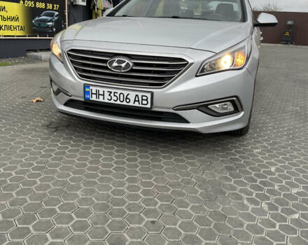Серый Хендай Соната, объемом двигателя 2 л и пробегом 331 тыс. км за 8900 $, фото 2 на Automoto.ua