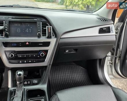 Сірий Хендай Соната, об'ємом двигуна 2 л та пробігом 255 тис. км за 9200 $, фото 37 на Automoto.ua