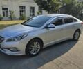 Серый Хендай Соната, объемом двигателя 2 л и пробегом 180 тыс. км за 10500 $, фото 1 на Automoto.ua