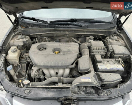 Сірий Хендай Соната, об'ємом двигуна 2 л та пробігом 280 тис. км за 8200 $, фото 31 на Automoto.ua