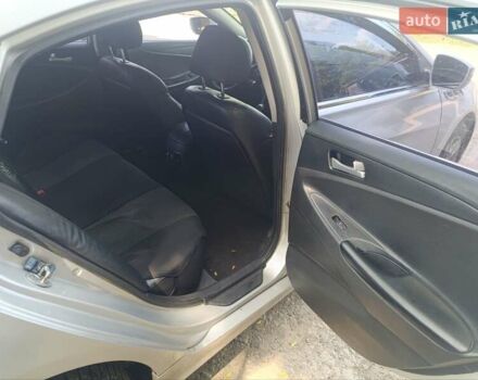 Сірий Хендай Соната, об'ємом двигуна 2 л та пробігом 271 тис. км за 6700 $, фото 3 на Automoto.ua
